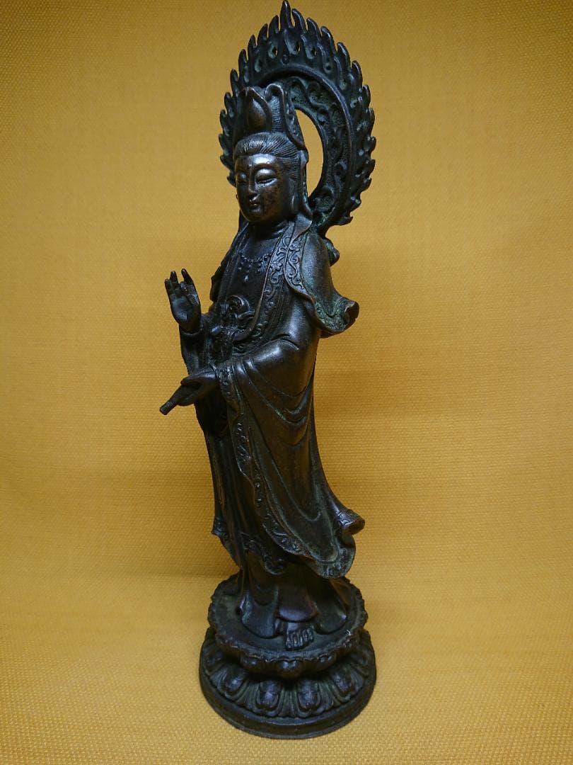 【美品】仏教美術　観音　仏像　銅製　置物　インテリア　工芸品　美術品　A1228