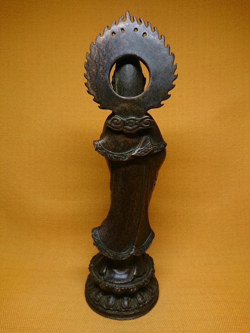 【美品】仏教美術　観音　仏像　銅製　置物　インテリア　工芸品　美術品　A1228