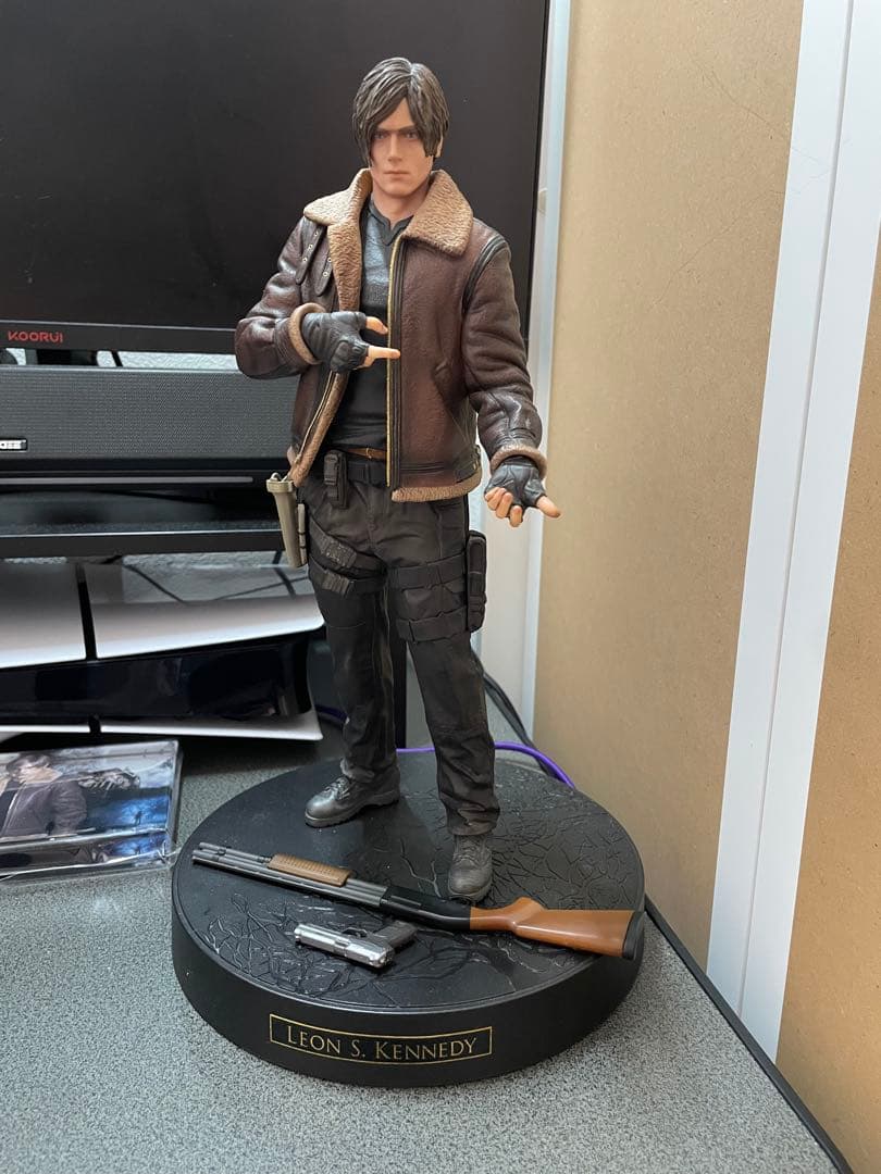 RE:4 コレクターズエディション レオン・S・ケネディ フィギュア