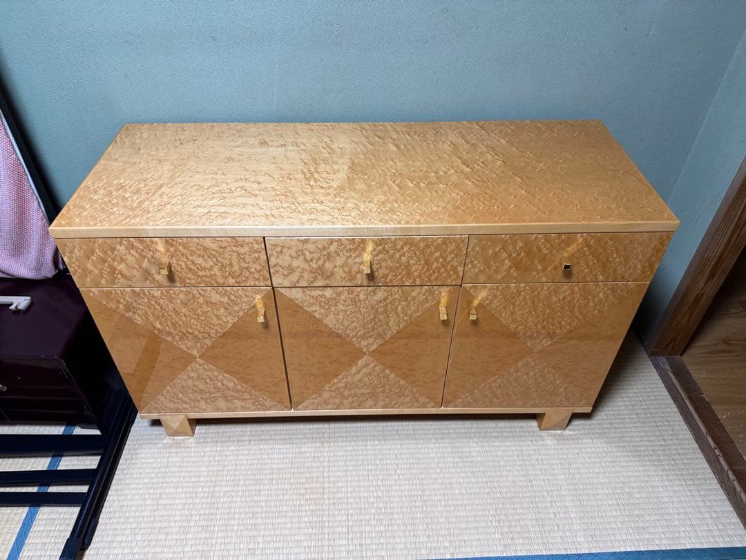 木製ダイヤモンドパターンキャビネット