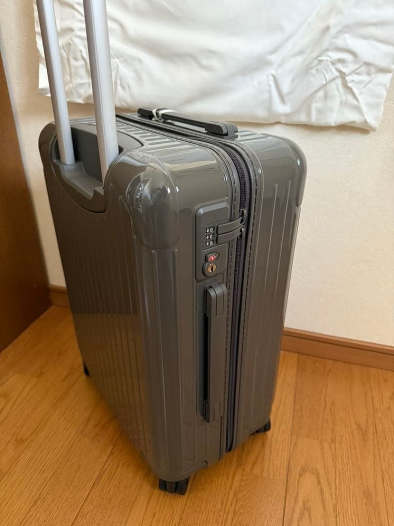 新品未使用　RIMOWA Essential Cabin スレート　グレー