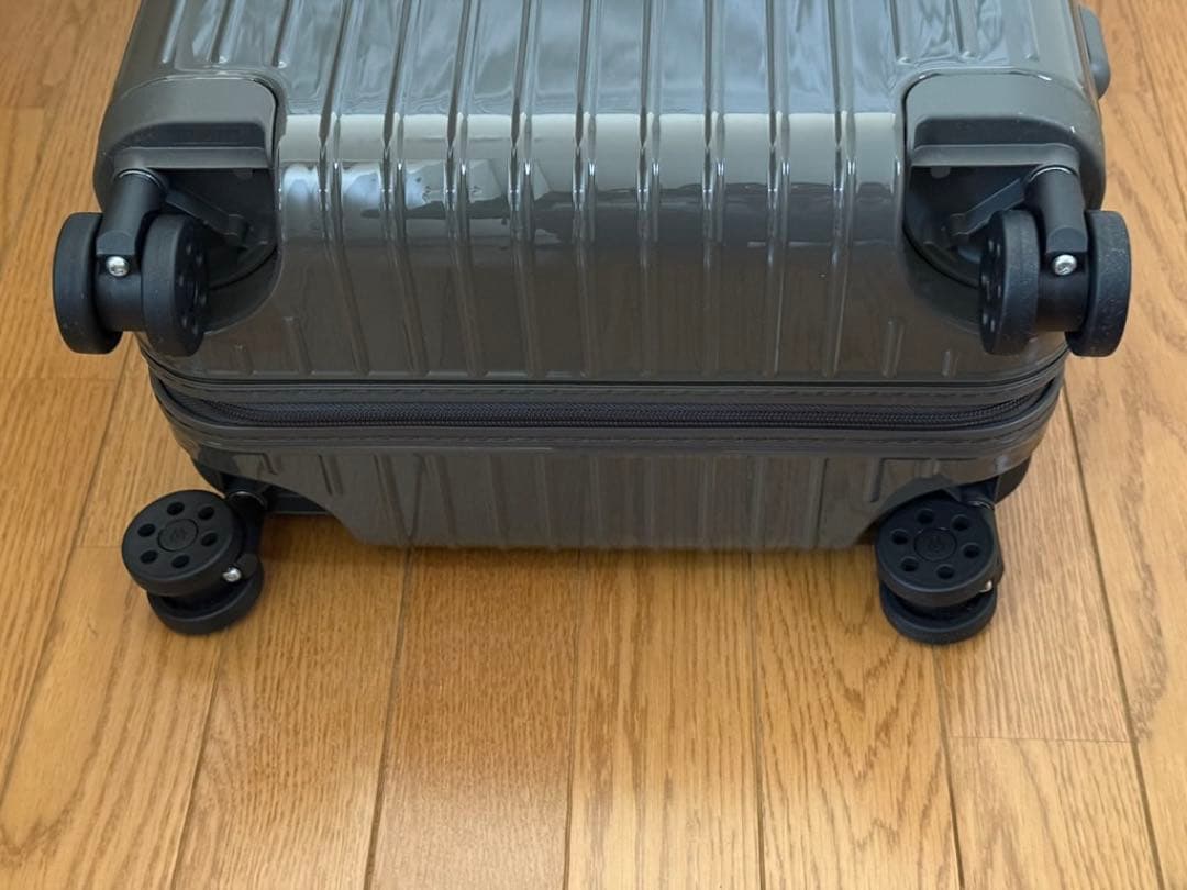 新品未使用　RIMOWA Essential Cabin スレート　グレー