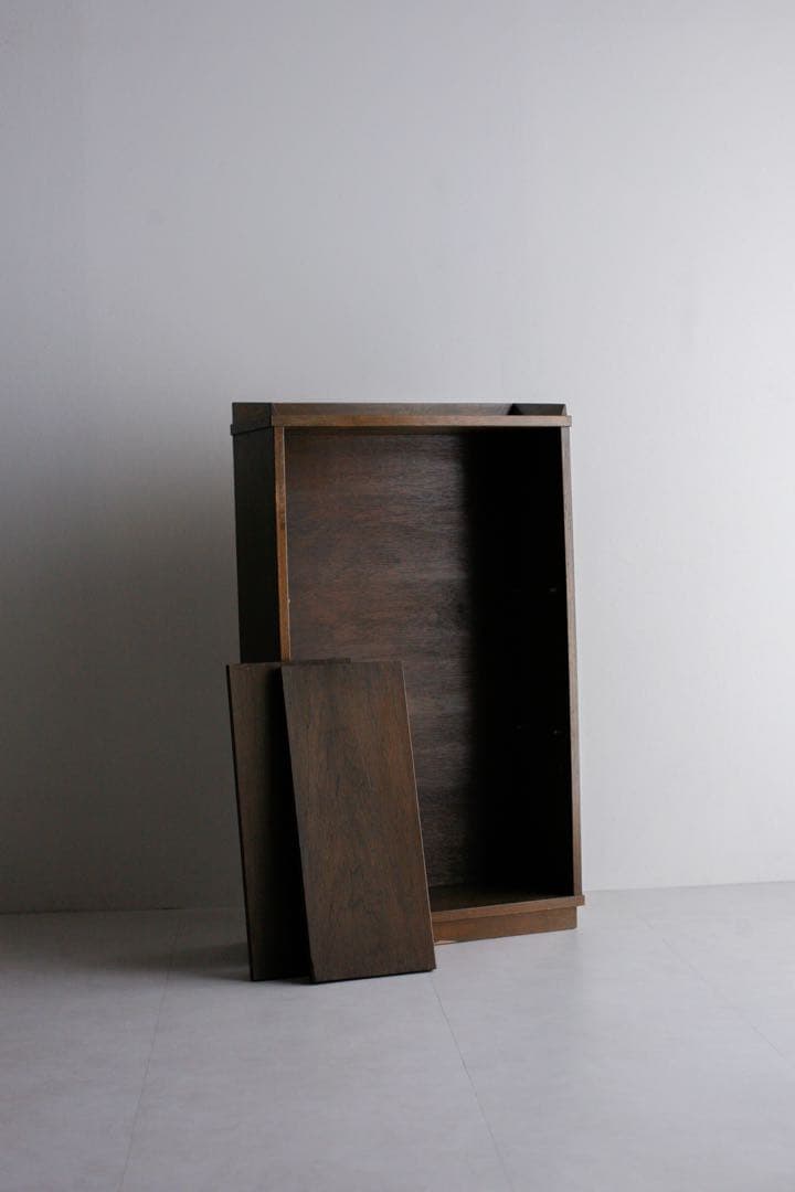 本棚　収納棚　ブックシェルフ キャビネット　ラワン材 古家具　アンティーク家具