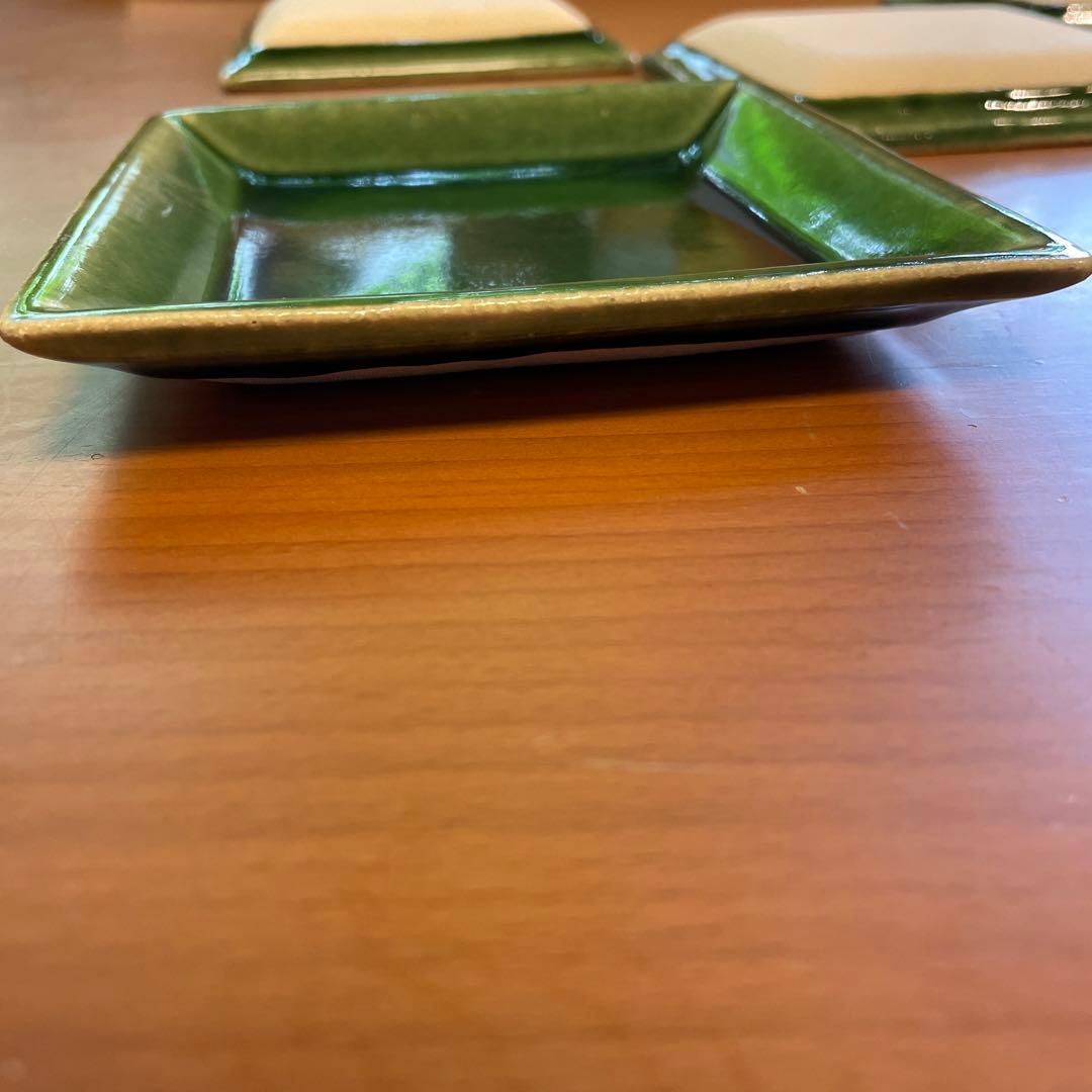 ソヨゴさま専用　　織部釉角皿（12.５cm×12.5cm×1.7cm）5枚