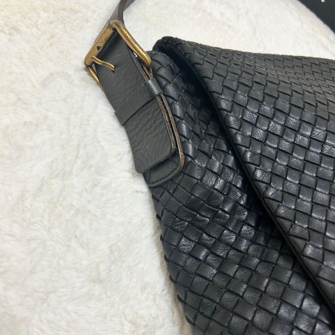 【美品】ボッテガヴェネタ イントレチャート メッセンジャーバッグ ブラック