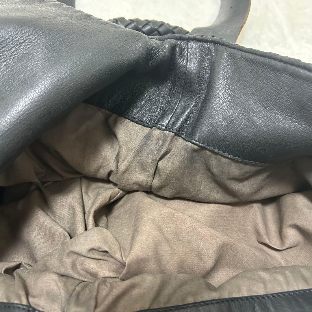 【美品】ボッテガヴェネタ イントレチャート メッセンジャーバッグ ブラック