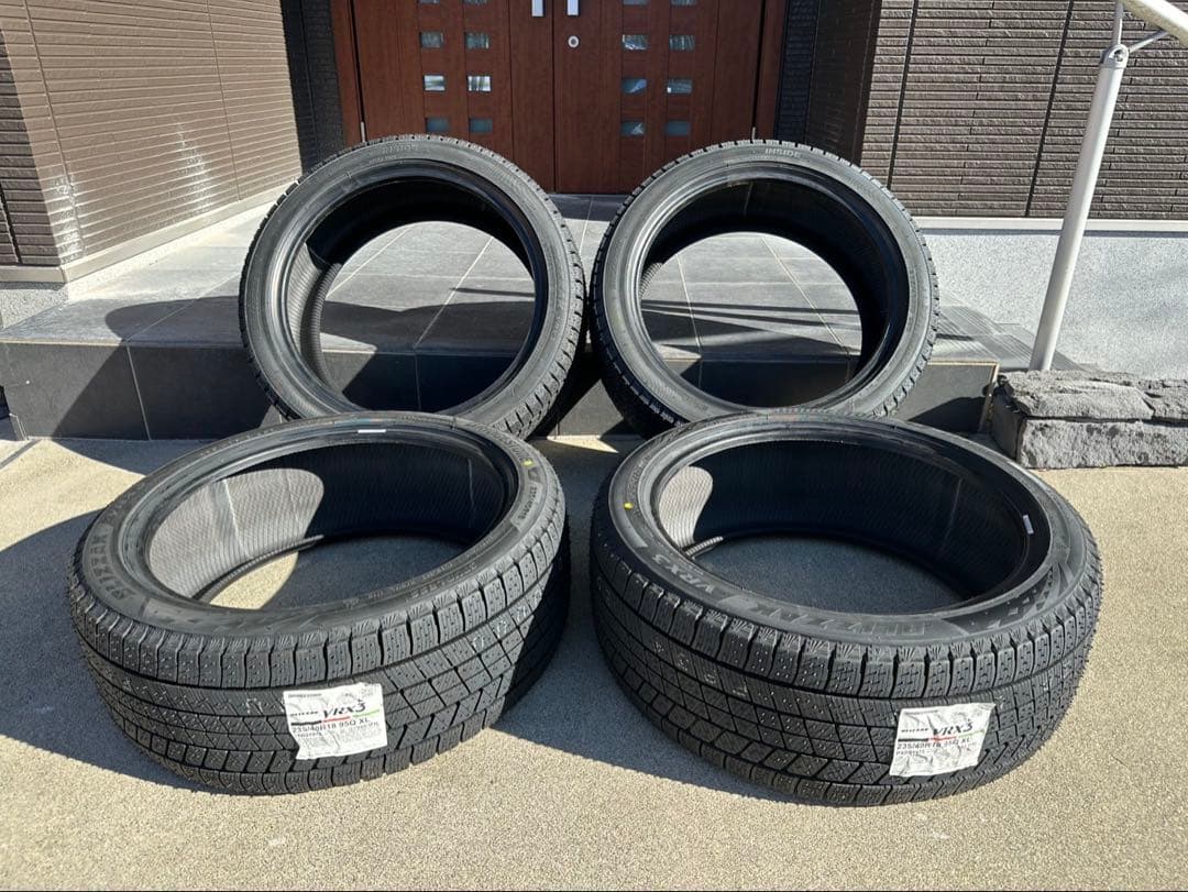 新品未使用 VRX3 スタッドレスタイヤ 235/40R18 4本セット