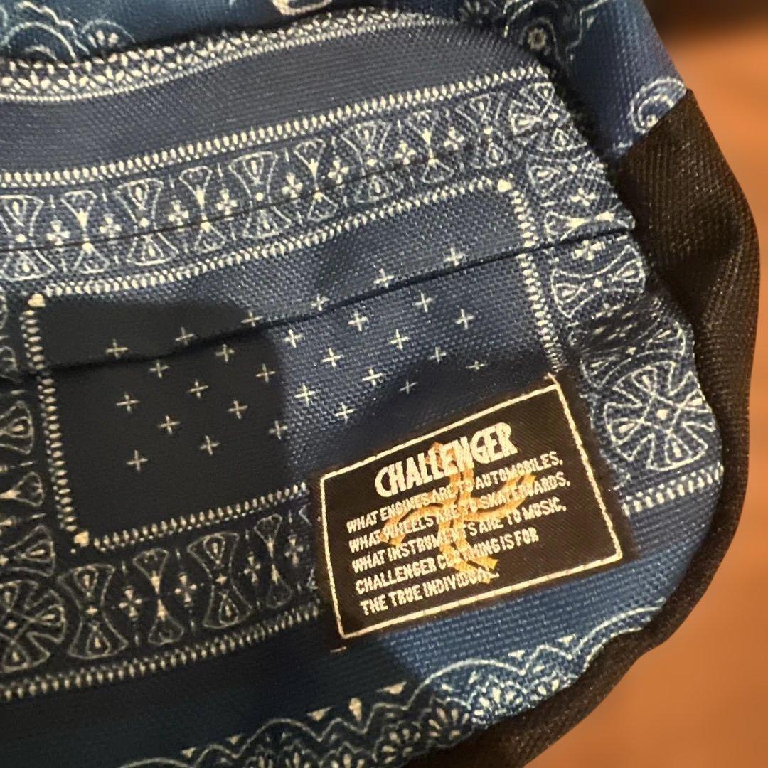 CHALLENGER バンダナ柄 ボディバッグ