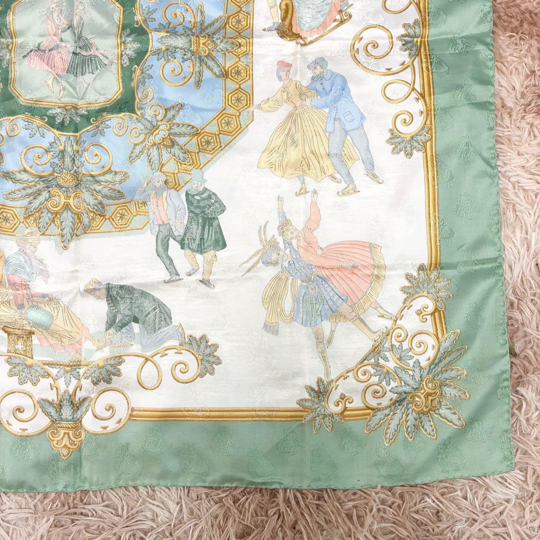 エルメス　カレ90 シルク　スカーフ　Joies d'Hiver 冬の愉しみ