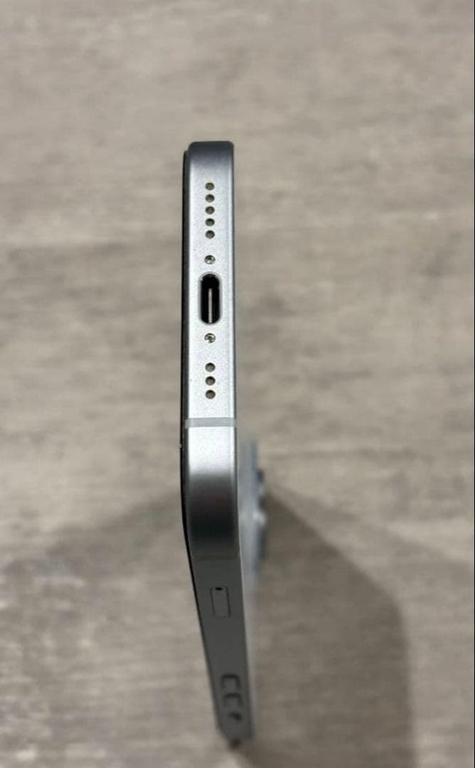 iPhone15 ブルー128GB