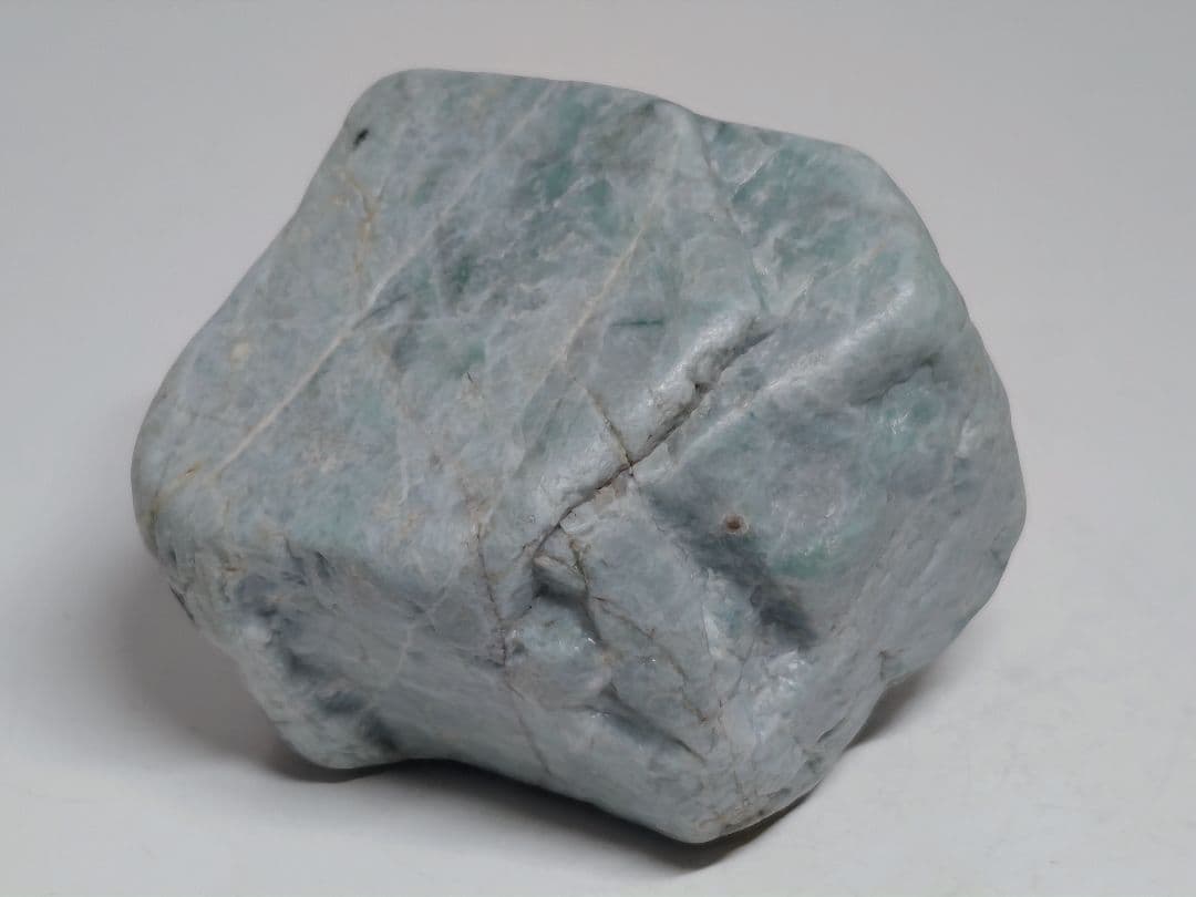 青灰 781g 翡翠 ヒスイ 原石 鑑賞石 自然石 誕生石 鉱物 鉱石 水石