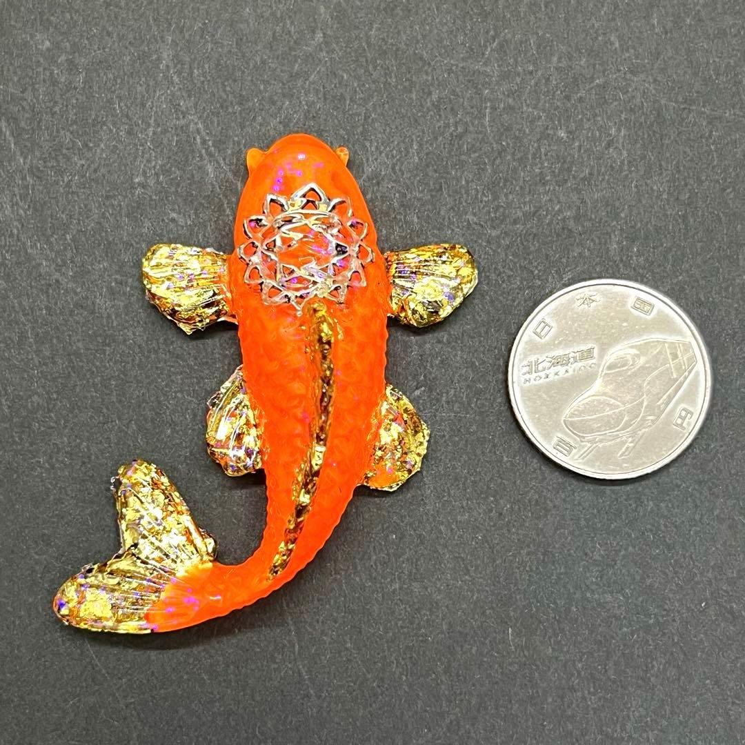 蓄光タイプの鯉(コイ)のオルゴナイト【オレンジ】