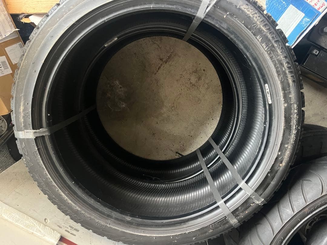 235-40-19ブリザックスタッドレスタイヤ 19インチ 2本セット