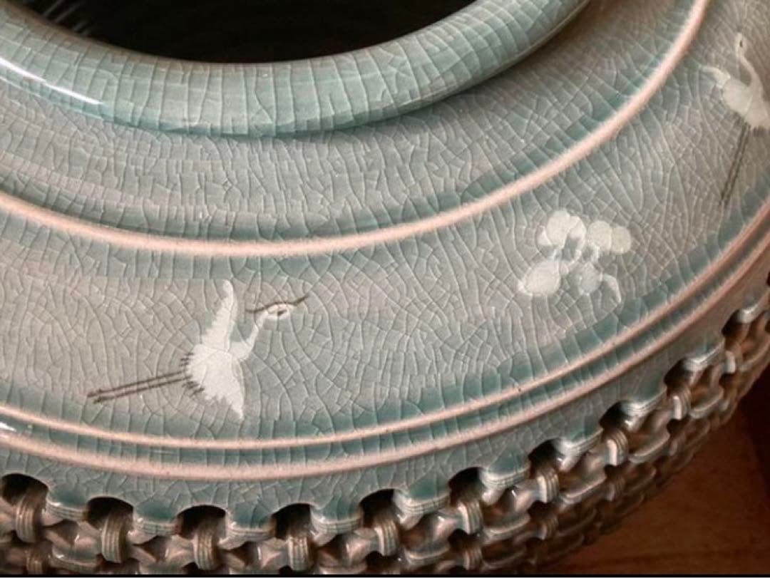 高麗青磁　雲鶴紋透彫