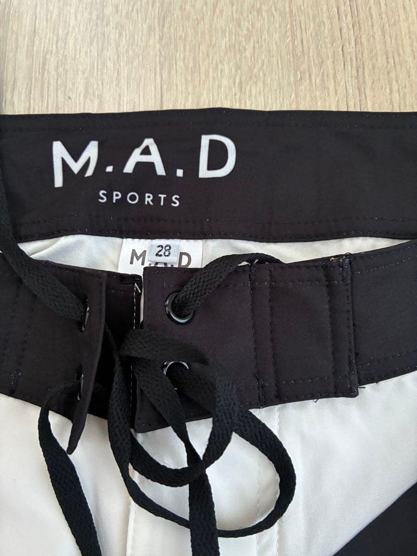 M.A.D SPORTS バンダナ柄　ボードショーツ