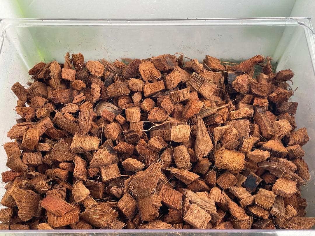 (セール価格８日まで)　２Ｓ約２００Ｌヤシガラ　ハスクチップ