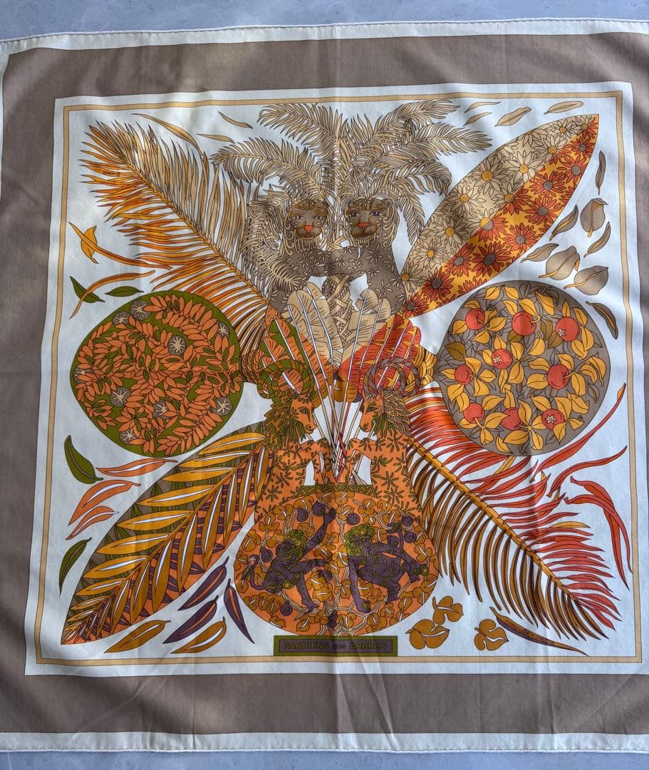 Hermès Gardiens des Arbres 綿スカーフ 68センチ角