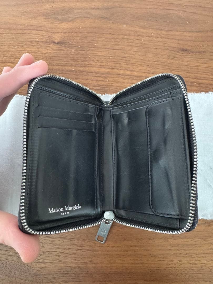 マルジェラ ラウンドジップ折り財布 なりた