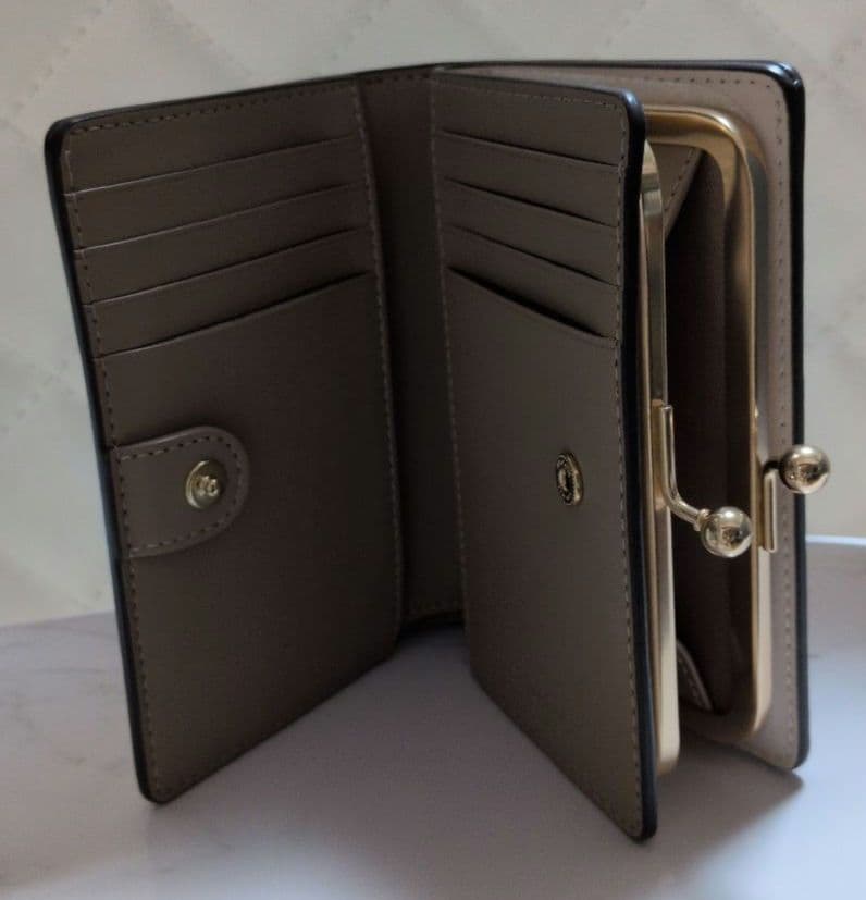 COACH キスロック ミディアム ウォレット　フローラル プリント