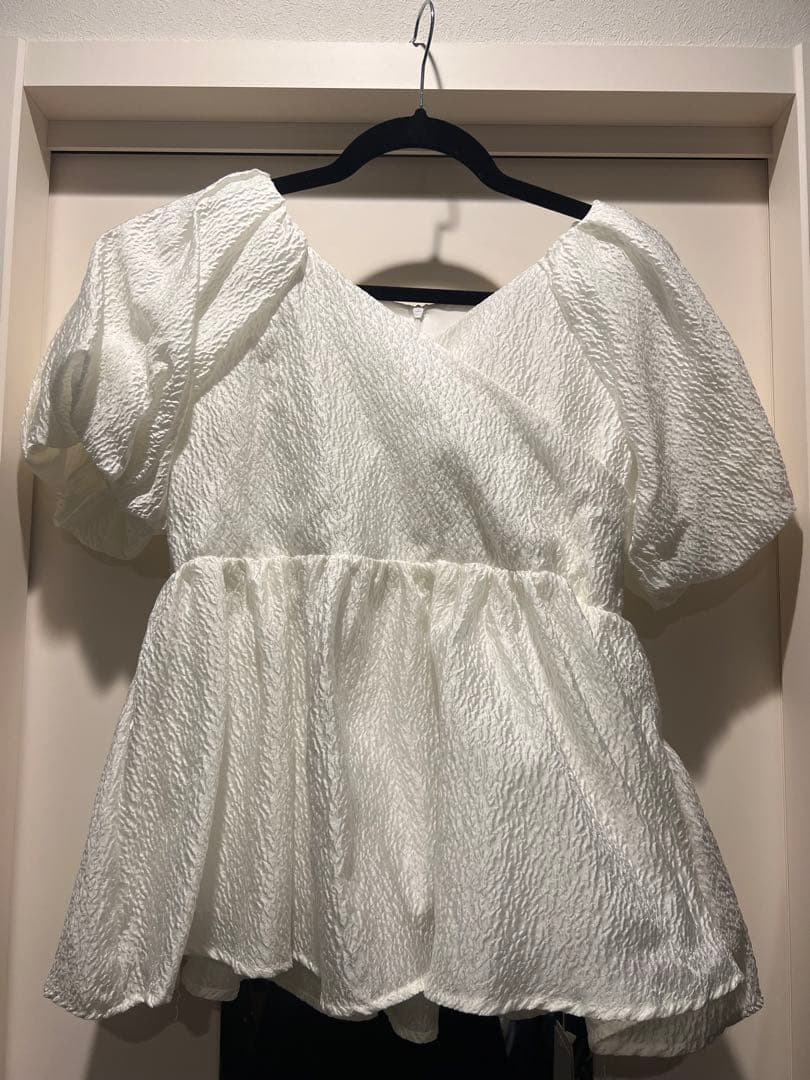 Fit more ジャガードカシュクールペプラムトップス