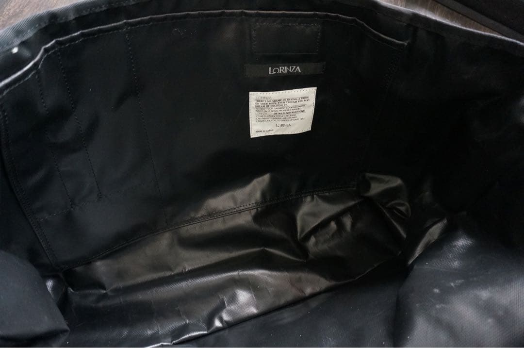 ロリンザ　rorinza　メッセンジャーバッグ　M ボディバッグ