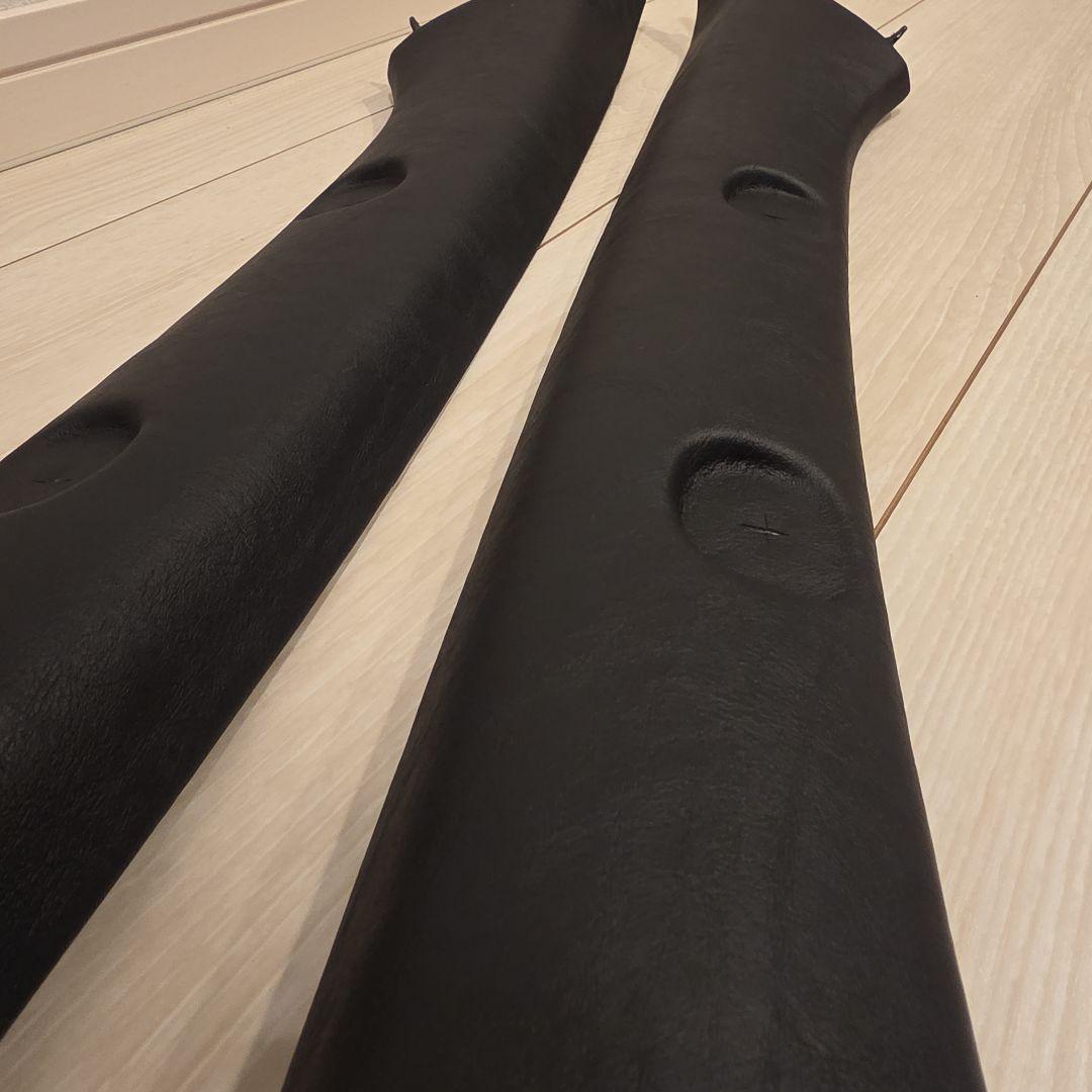 パピコ様　　　200系　ハイエース Aピラー　ブラックレザー調