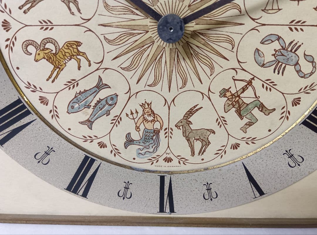 ドイツ　ユンハンス 壁掛け振り子時計 十二星座　JUNGHANS 　ゾディアック