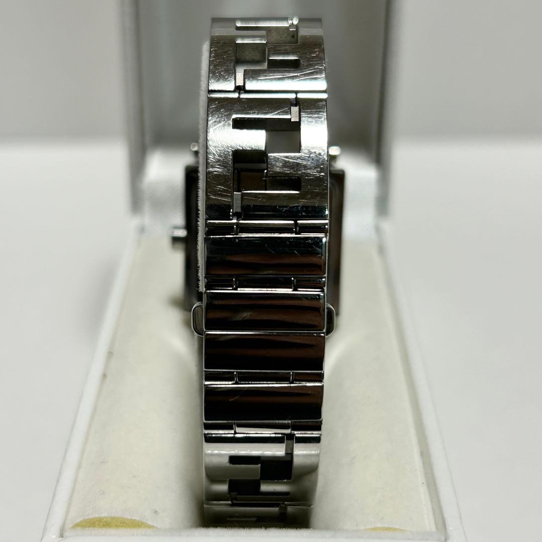 稼働/新品電池 FENDI フェンディ ズッカ クアドロ オロロジ 腕時計