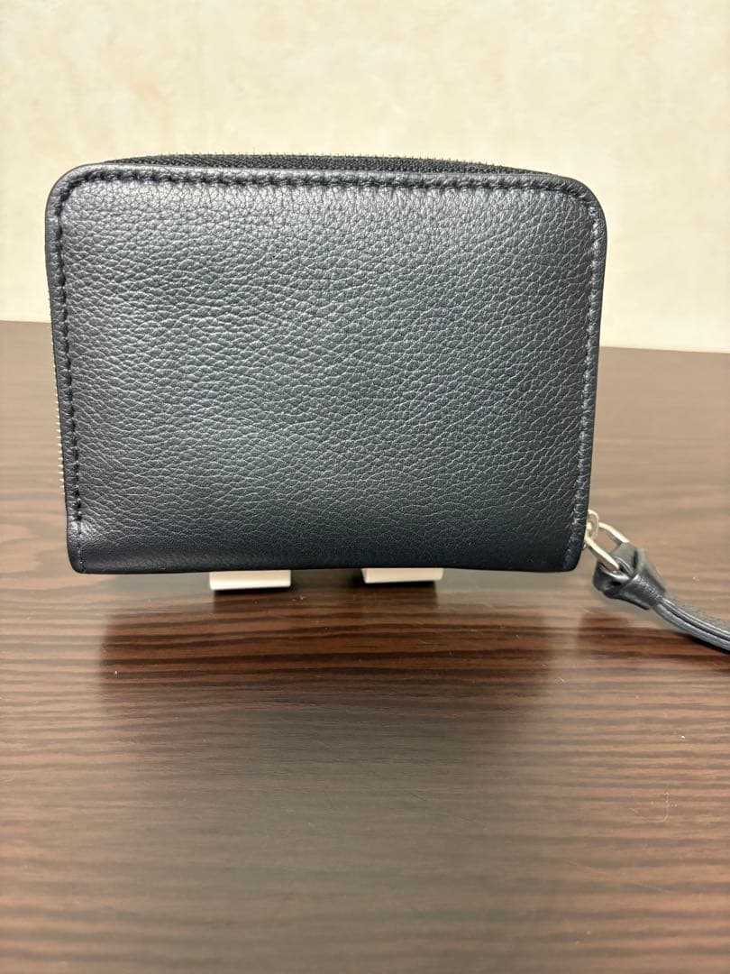 LOUIS VUITTONロックミージッピーパースケース