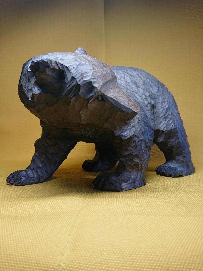 くま　熊　木彫　オブジェ　置物　インテリア　工芸品　美術品　A1034