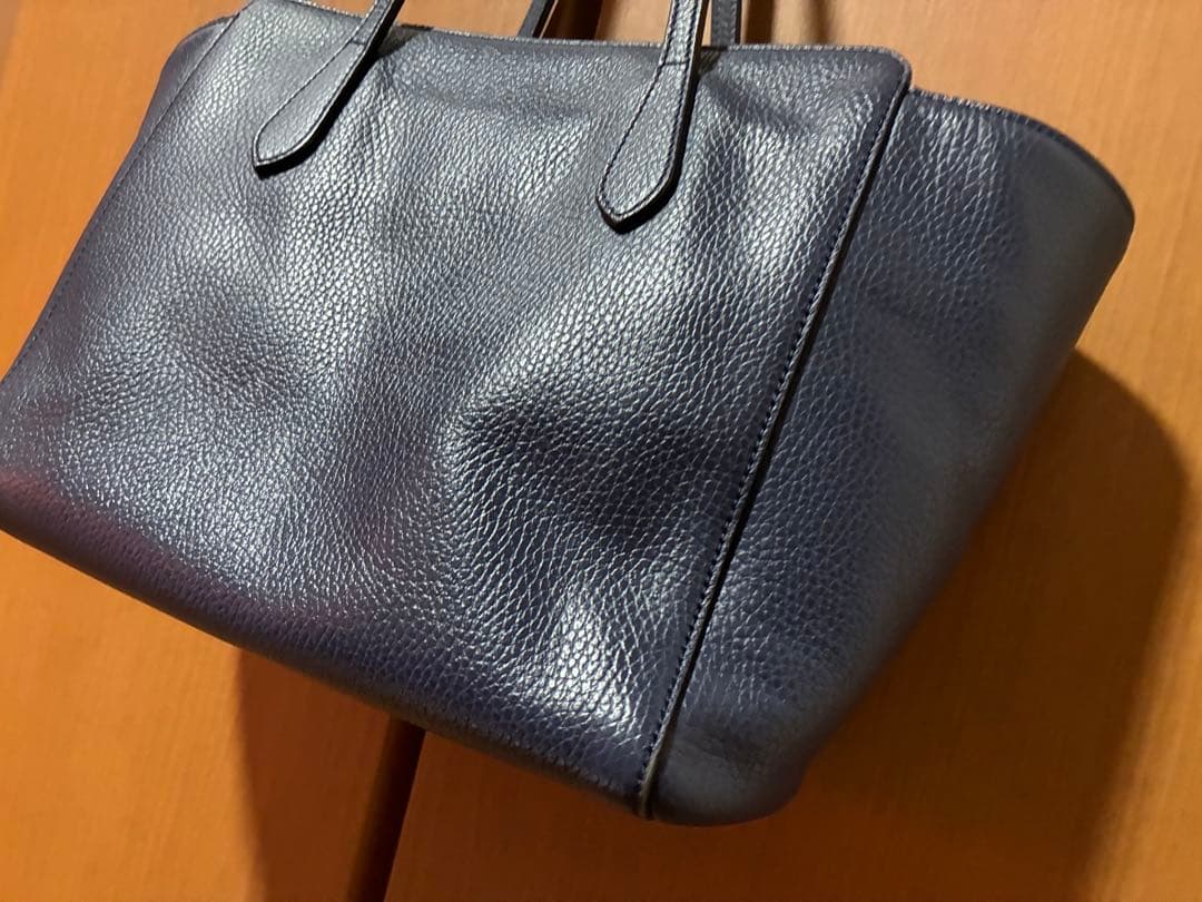 Gucci グッチ　スウィングラージトート　ネイビー