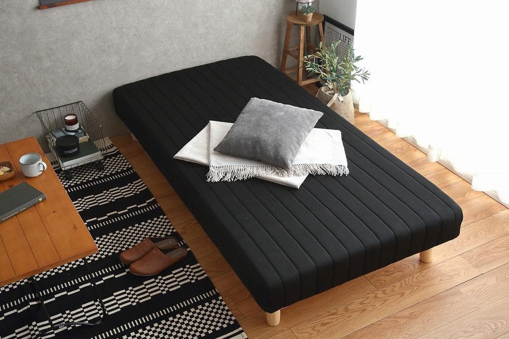 【新品・送料無料】一体型脚付きマットレスベッド【セミダブル】