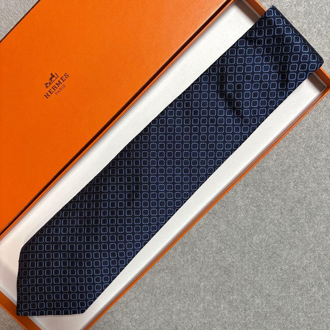 極美品　ネクタイ エルメス 紺 H柄 シルクジャガード