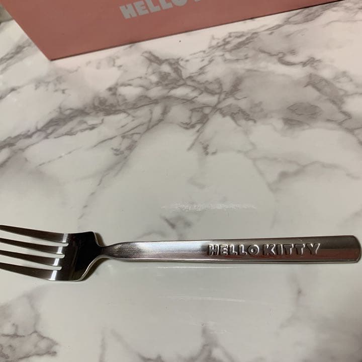 Sanrio 自転車キティ　パスタ皿2枚＆フォーク2本　セット売り