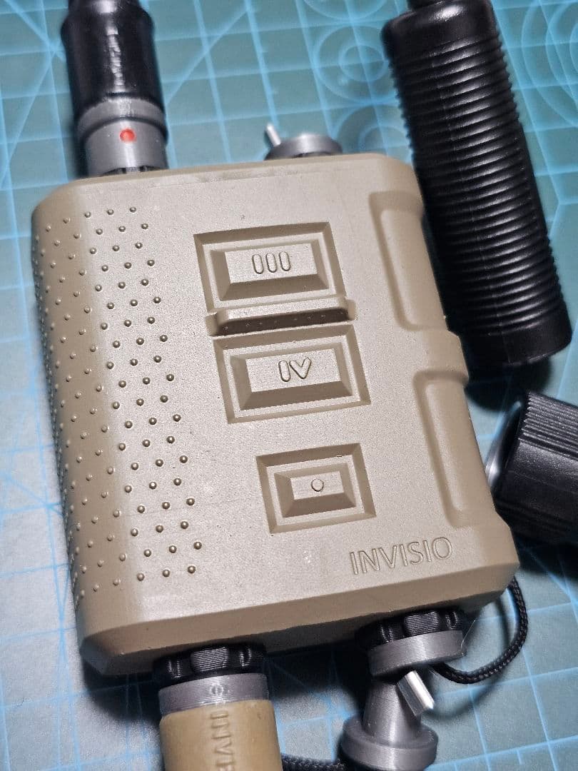 INVISIO V60 PTTのダミーモデル+ケーブル追加