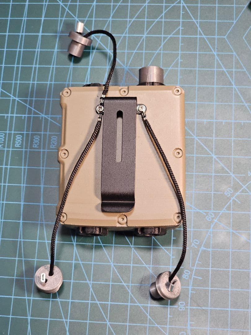 INVISIO V60 PTTのダミーモデル+ケーブル追加