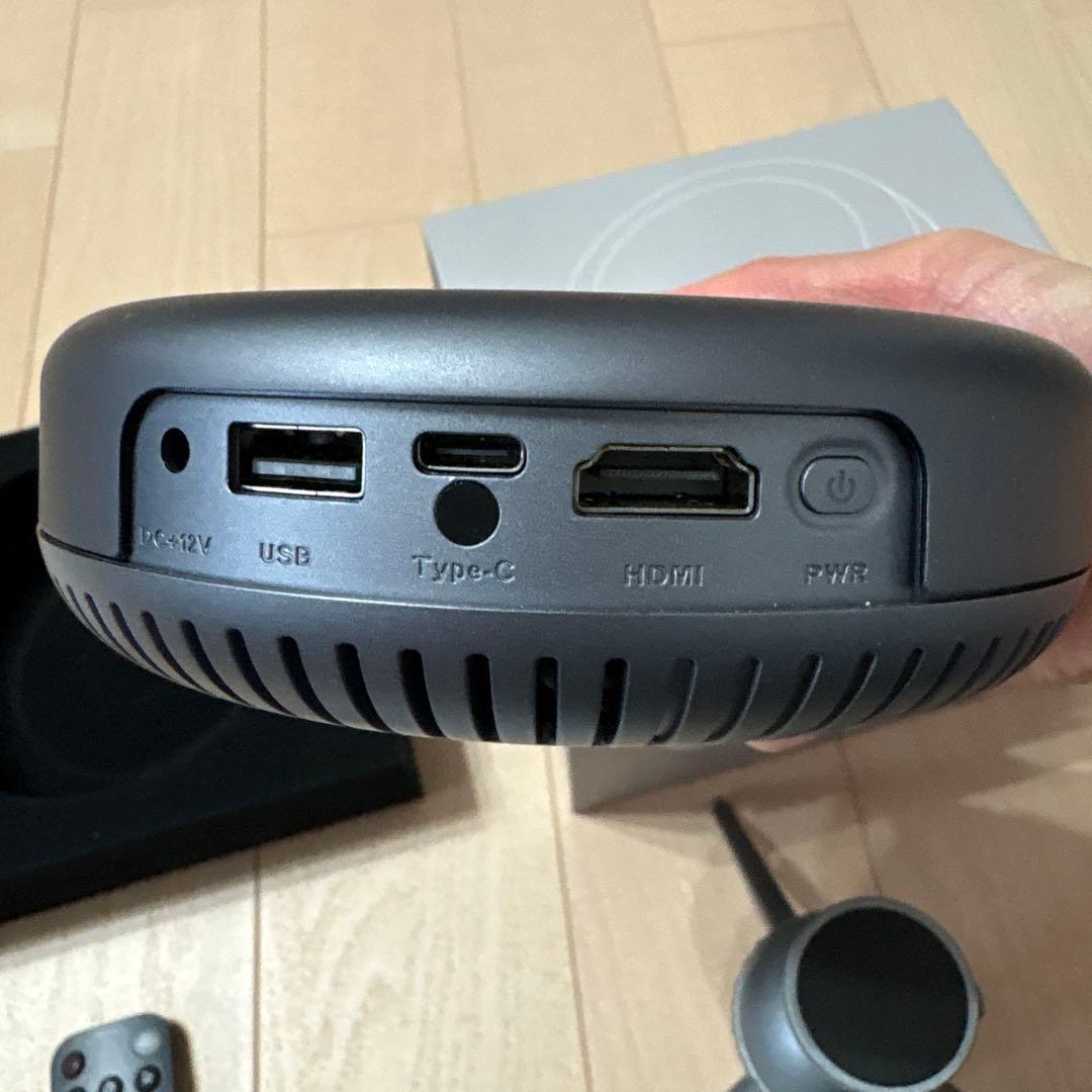 adget ポケットプロジェクター グレージュ