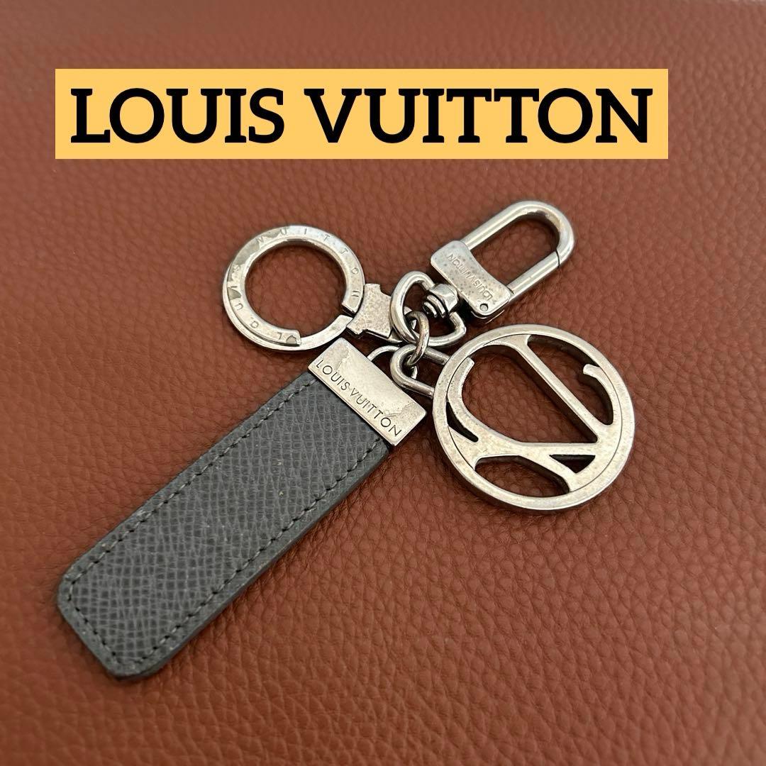 正規品 ルイヴィトン レザー キーホルダー チャーム 使用感あり