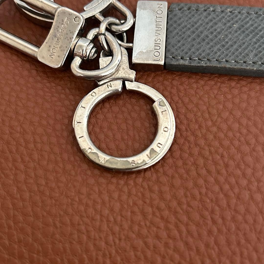 正規品 ルイヴィトン レザー キーホルダー チャーム 使用感あり