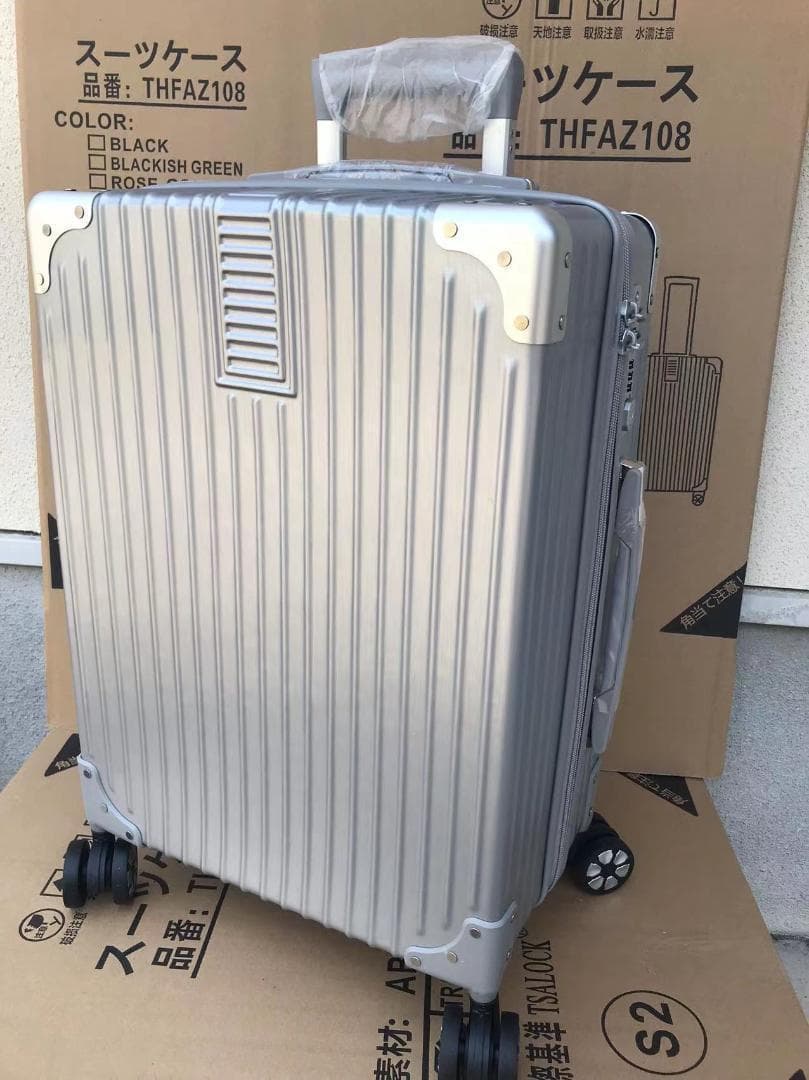 スーツケース Lサイズ・TSAロック・キャリーバッグ　送料無料 最新デザイン 銀