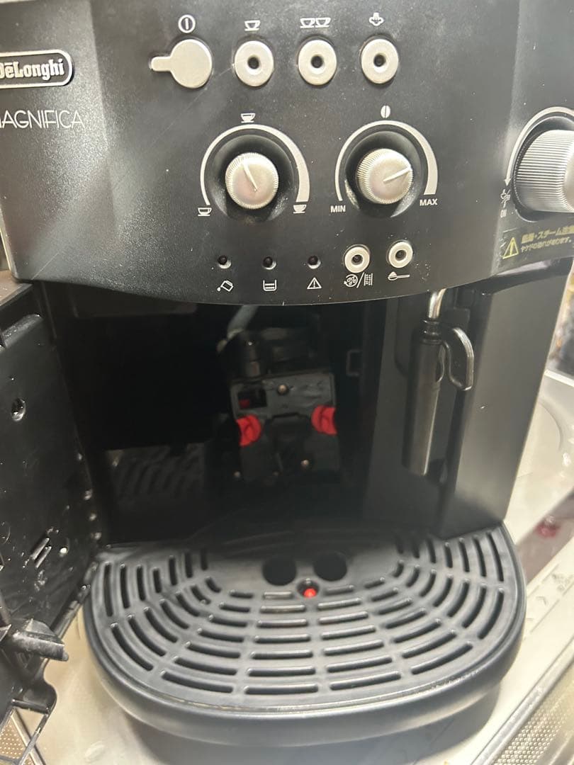 デロンギ　全自動コーヒーマシン　マグニフィカ　ESAM1000SJ