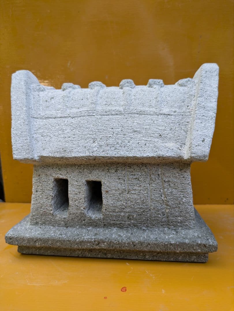 家形埴輪、石の家形埴輪、飾石、埴輪、倉田辰彦作