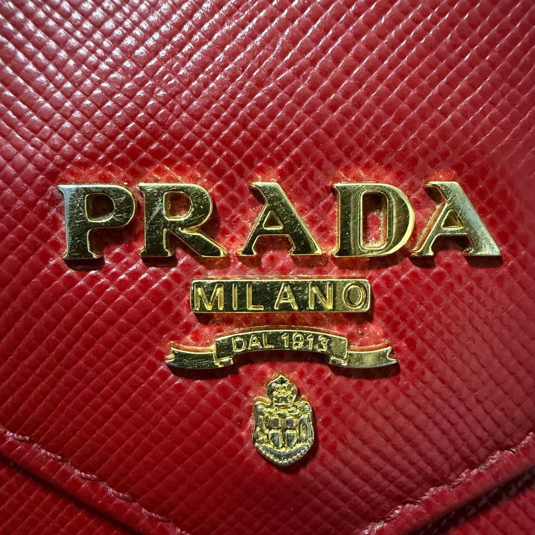 ✨️極美品✨️プラダ 長財布 エンベロープ メタルロゴ サフィアーノレザー レター型