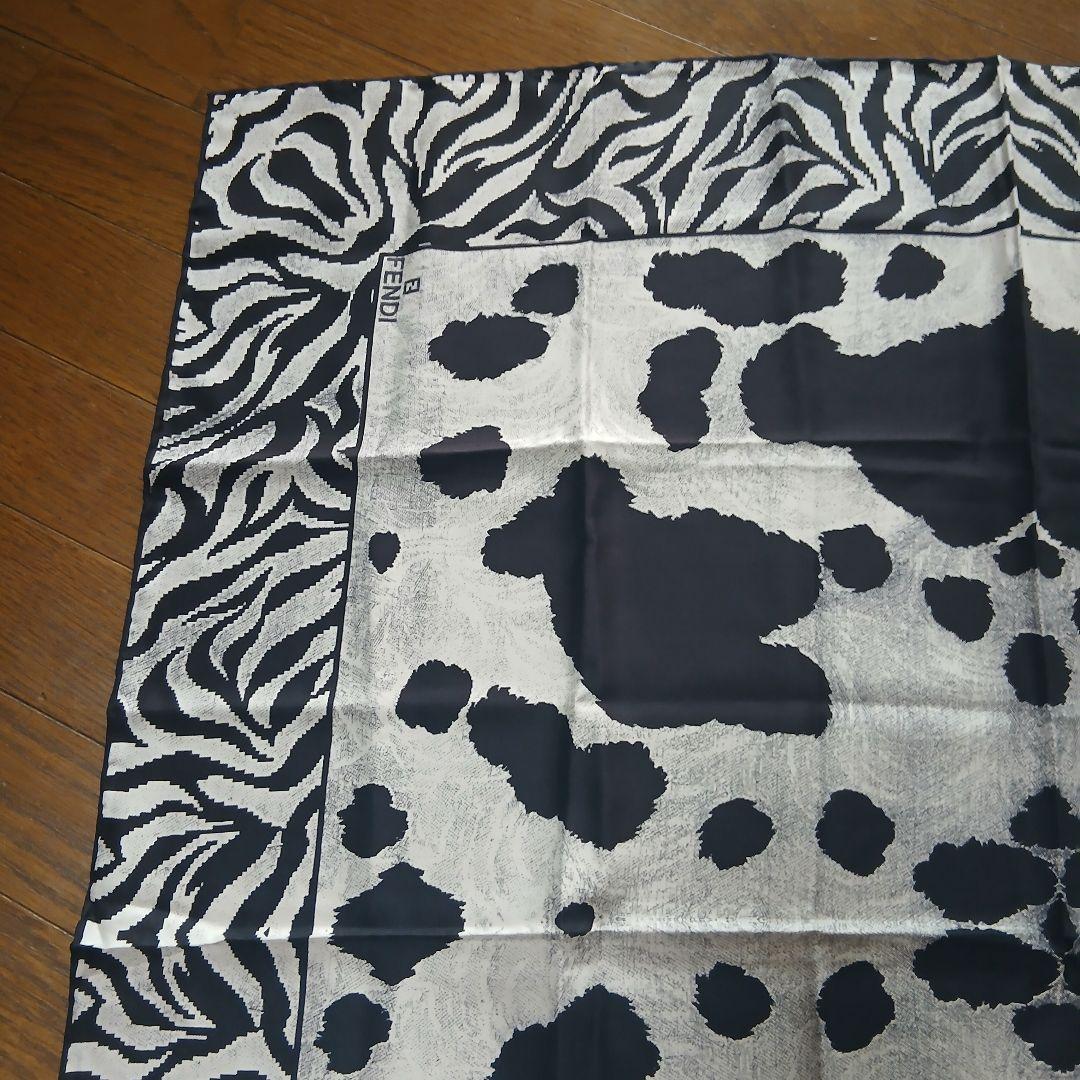 ✨専用✨FENDI　フェンディ　ゼブラ柄　牛柄　大判スカーフ　シルク