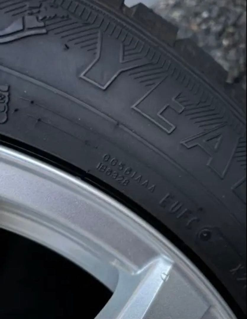 スタッドレスタイヤ ダンロップGOODYEAR ICENAVI