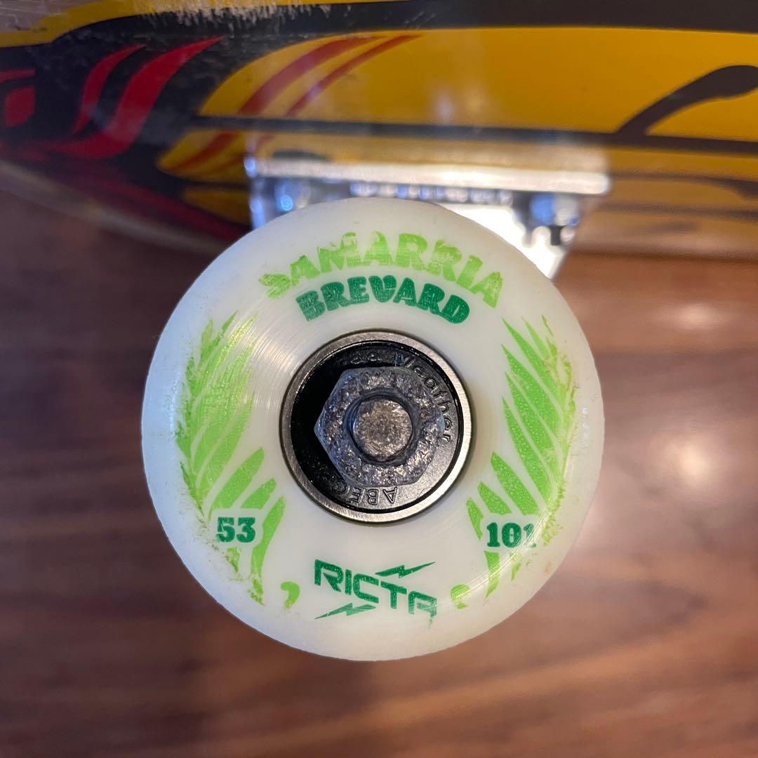 スケボー　コンプリート　サンダートラック　リクタウィール　スリーウェザー