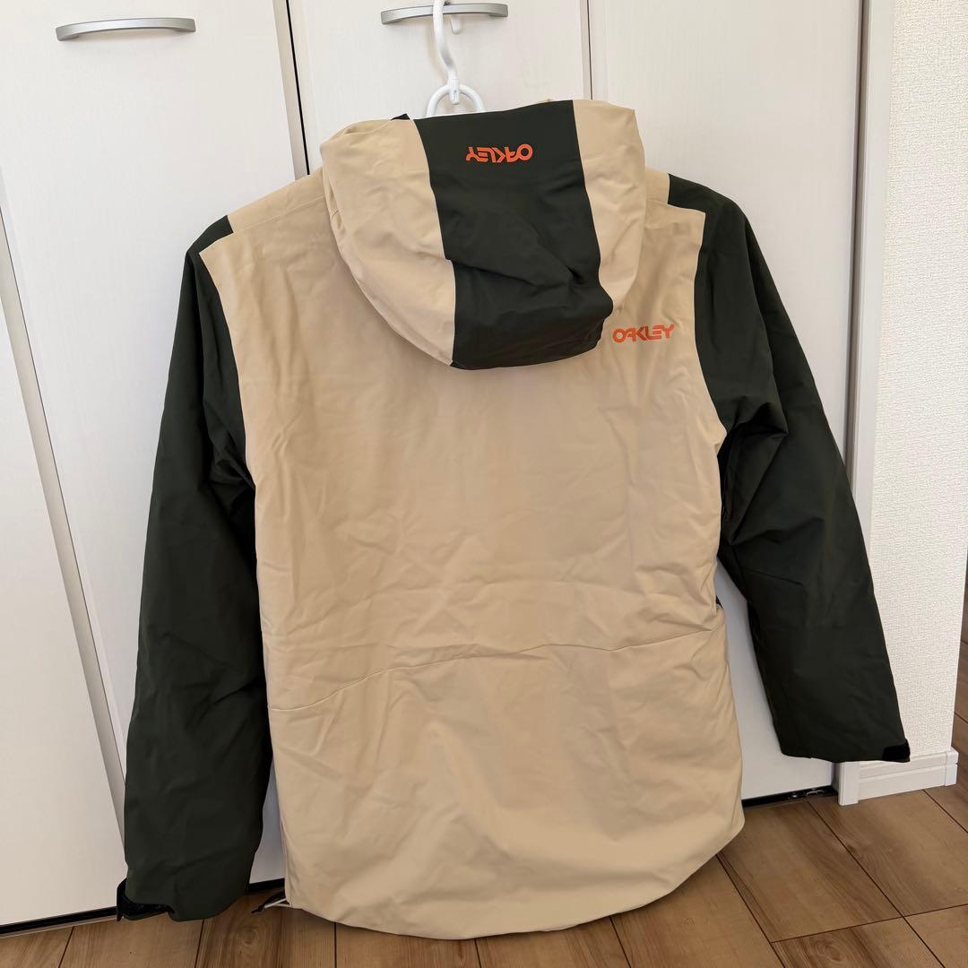 美品　Oakley スノーボードウェア アノラック　Mサイズ