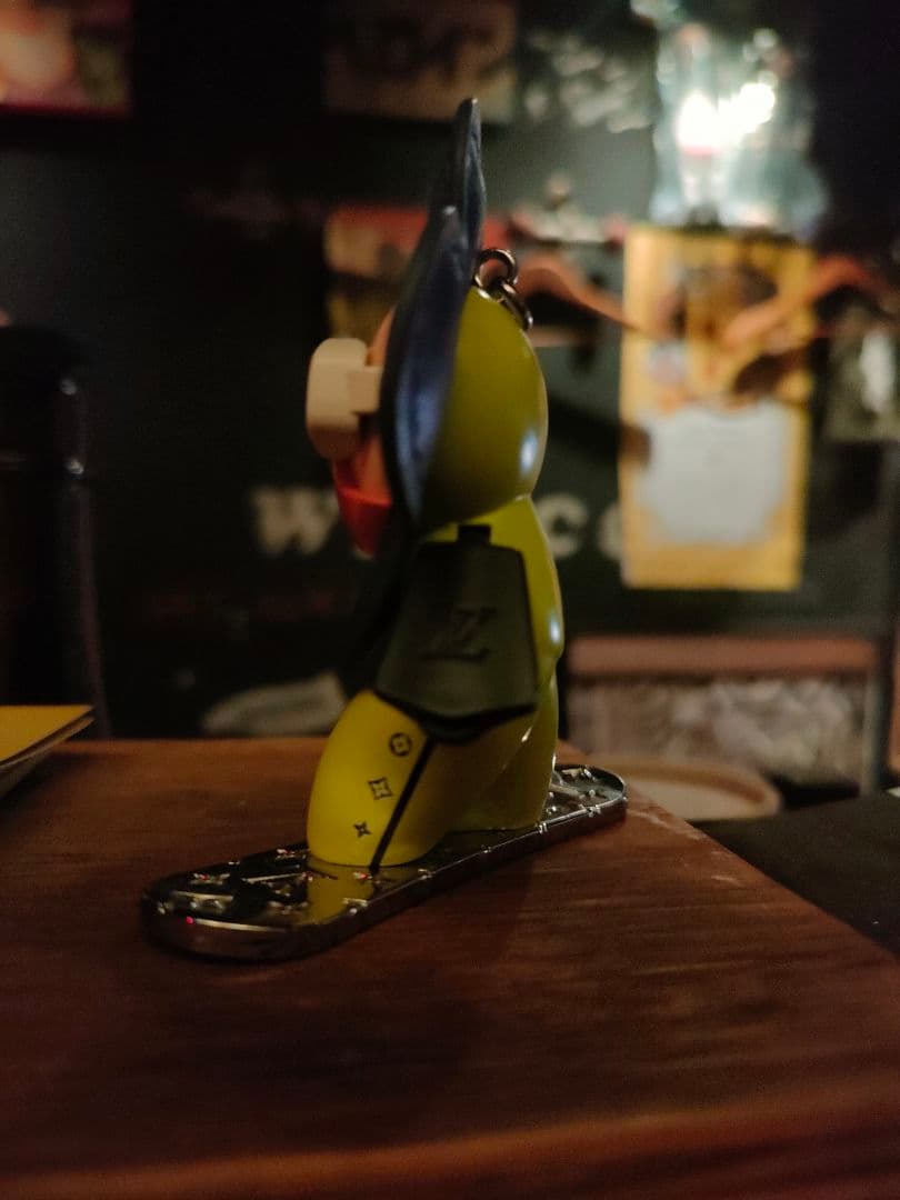 Louis Vuitton スノーボードキャラクターキーホルダー