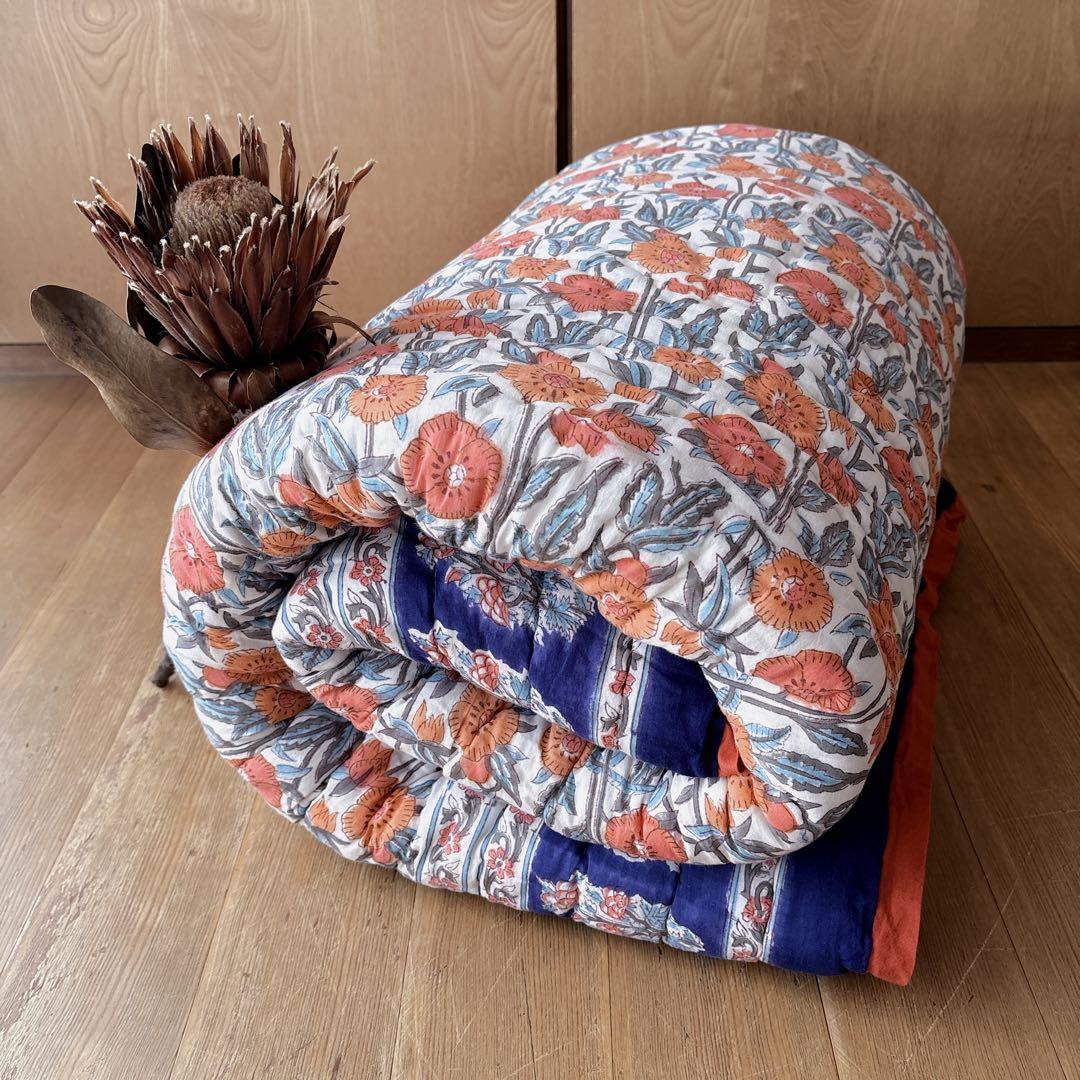 未使用※インド ブロックプリント 中綿入りキルト オレンジフラワー　マルチラグ