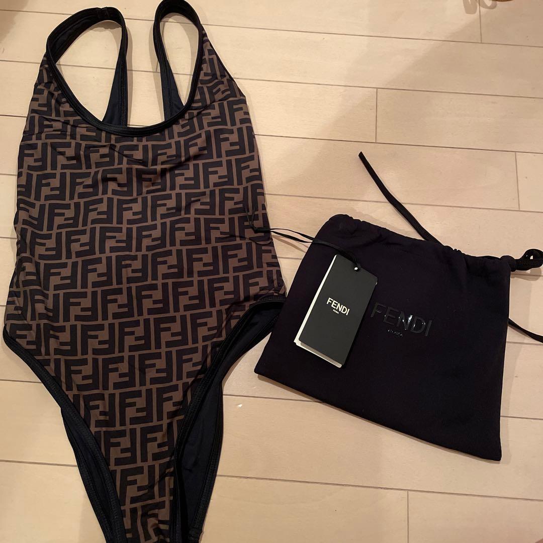 あぶー　新品未使用　FENDI フェンディ　ズッカ　水着